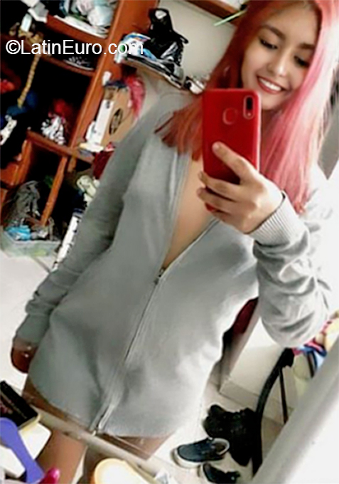 Date this cute Colombia girl Johana from Ibaque CO26410