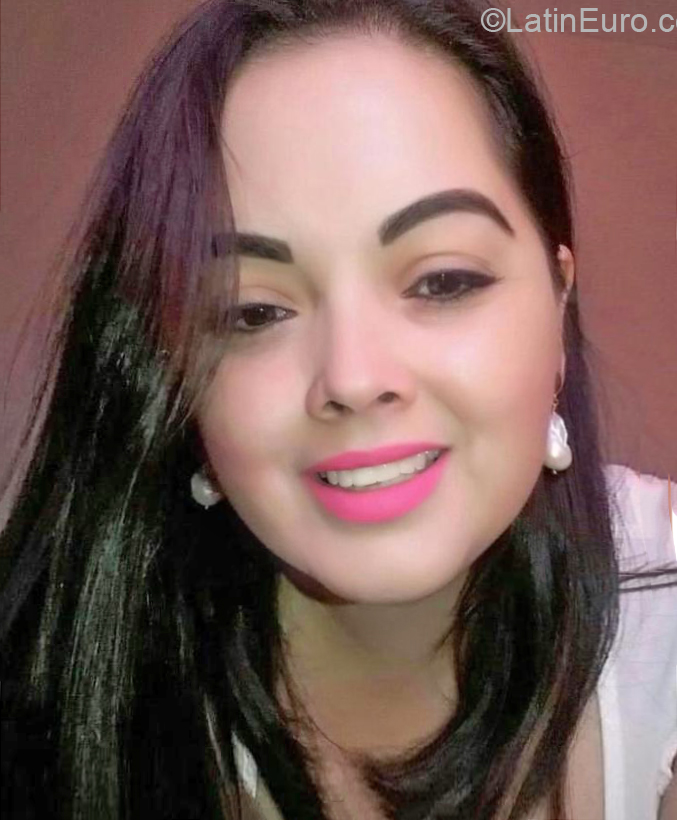 Date this funny Honduras girl Maru from San Pedro Sula HN2733