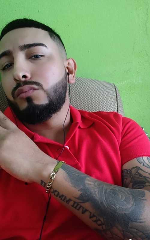 Date this nice looking Mexico man HUGO from Tijuana MX1729