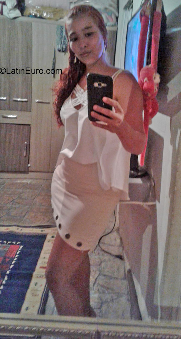 Date this young Brazil girl Rayane from Rio de Janeiro BR10988