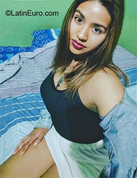 Date this delightful Argentina girl Natacha from Salta AR539