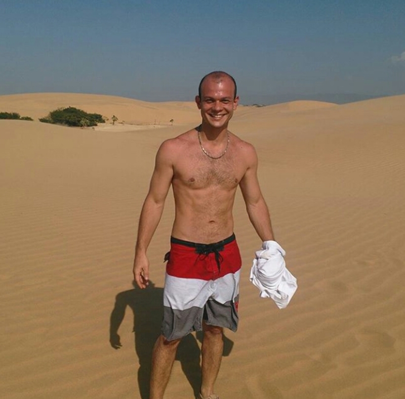 Date this georgeous Venezuela man RAMON from Caracas VE2851