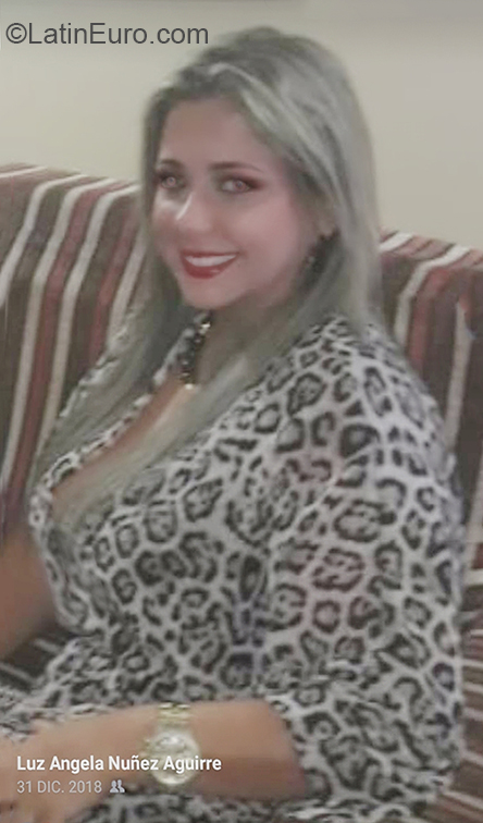 Date this tall Colombia girl Luz from Palmira CO26454