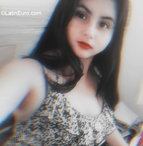 Date this cute Peru girl Gramanesa from Lima PE1470