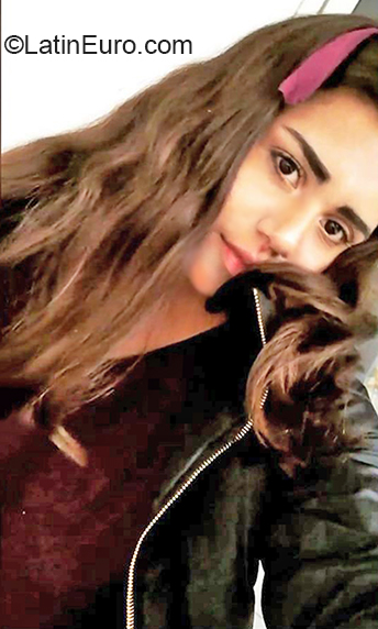 Date this gorgeous Mexico girl Paulina from Celaya MX1738