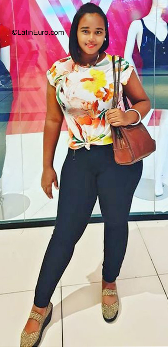 Date this attractive Dominican Republic girl Jasmileidy from Barahona DO36932