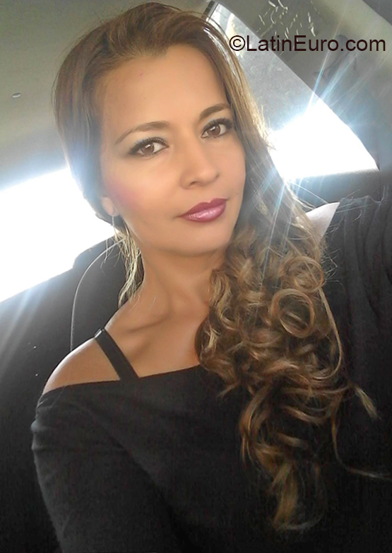 Date this fun Colombia girl Andrea from Bogota CO26511