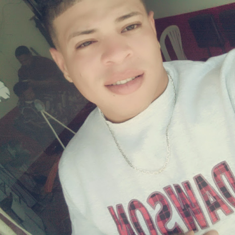 Date this young United States man Hanssel from Doral US20553