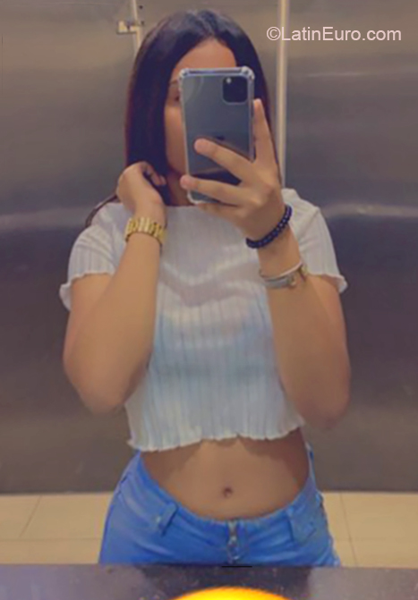 Date this young Dominican Republic girl Mary from Santo Domingo DO36998
