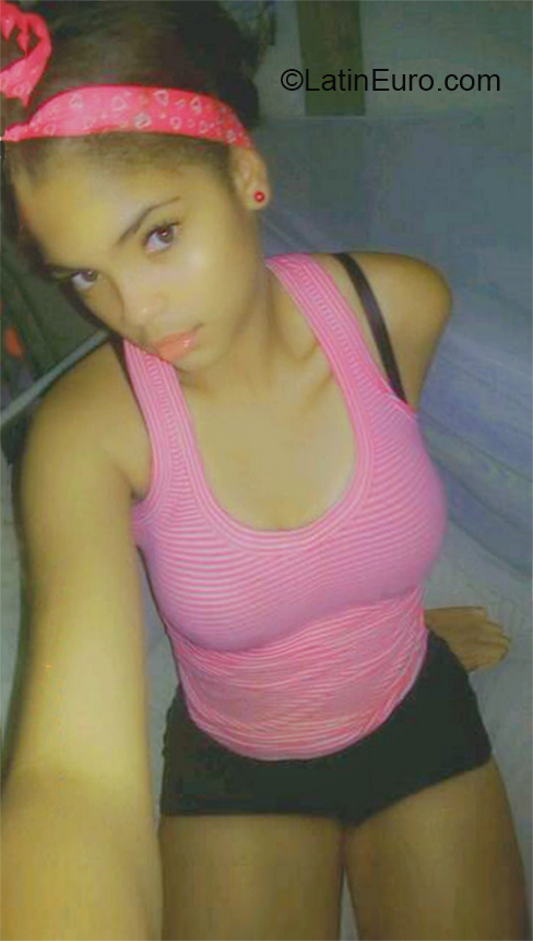 Date this lovely Dominican Republic girl Rose from Santo Domingo DO37011