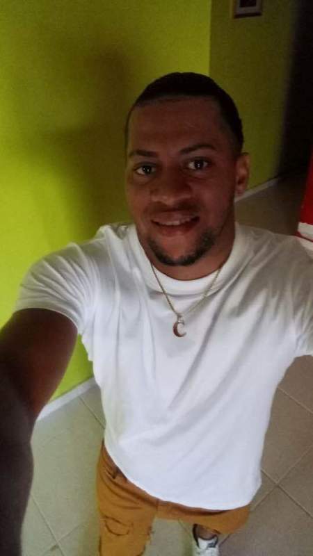 Date this tall Dominican Republic man Saso from Santiago De Los Caballeros DO37039