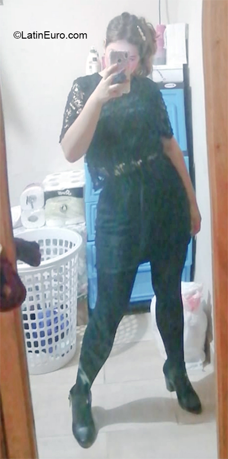 Date this athletic Honduras girl Fabiola from San Pedro Sula HN2745