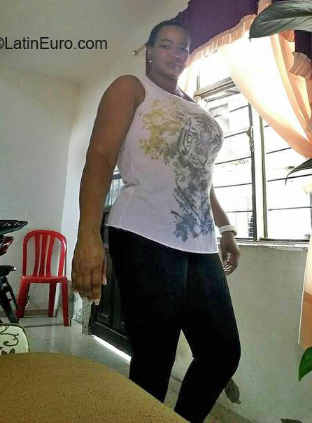 Date this beautiful United States girl Maritza from Dover US20568