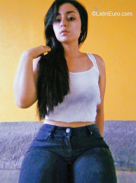 Date this exotic Honduras girl Angela from San Pedro Sula HN2746