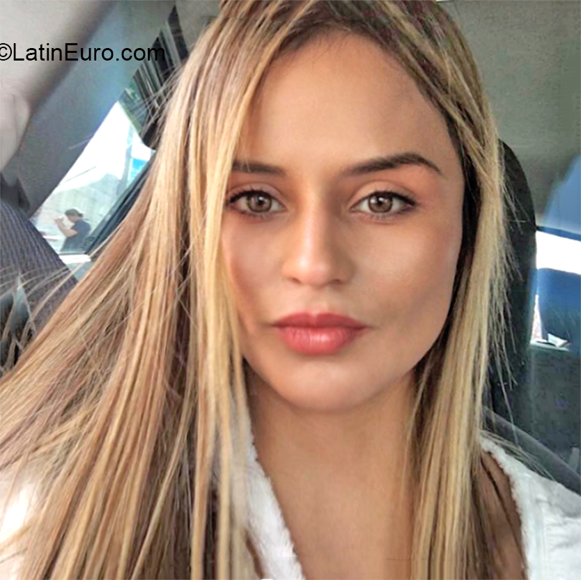 Date this fun Colombia girl Alejandra from Bogota CO26553