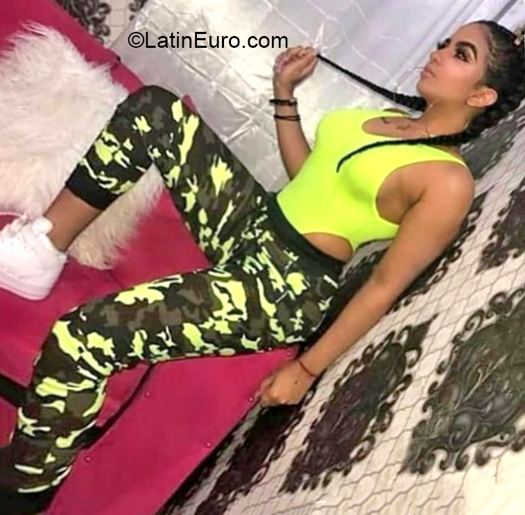 Date this delightful Dominican Republic girl Alina from Santo Domingo DO37096