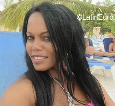 Date this good-looking Dominican Republic girl Abril from Hato Mayor DO37107