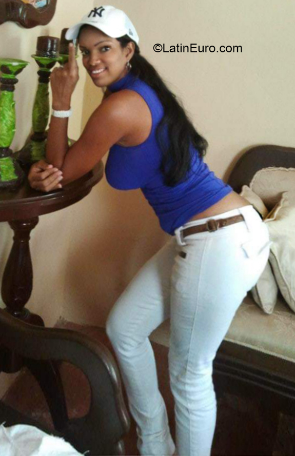 Date this exotic Dominican Republic girl Rosa from Santiago DO37112