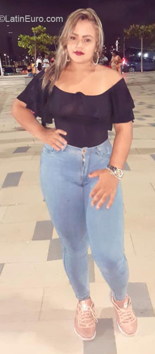 Date this georgeous Colombia girl Vane from Barranquilla CO26621