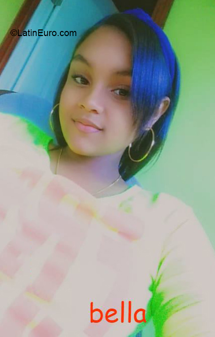 Date this good-looking Dominican Republic girl Ana Paula from Santiago DO37150