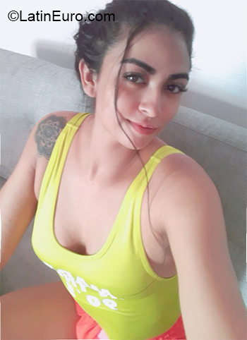 Date this foxy Colombia girl Yiseth from Barranquilla CO26623