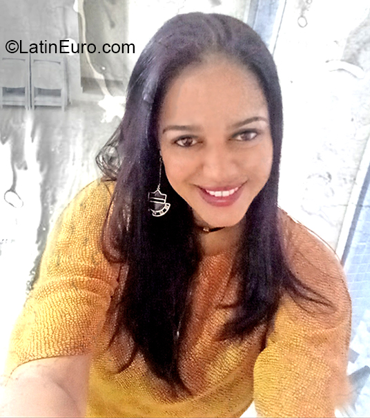 Date this beautiful Brazil girl Marisa from Rio De Janeiro BR11029