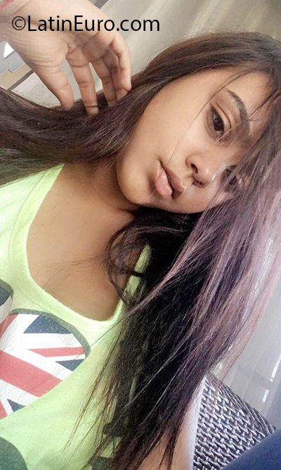 Date this tall Dominican Republic girl Nahomy from Bonao DO37212