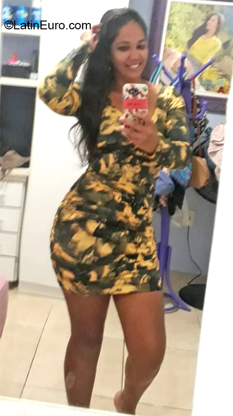 Date this sensual Brazil girl Fernanda from Rio de Janeiro BR11034