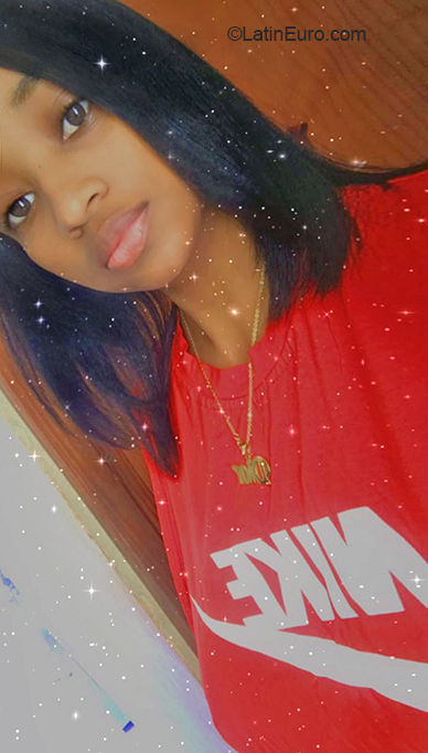 Date this hard body Dominican Republic girl Ada from San pedro de macoris DO37258