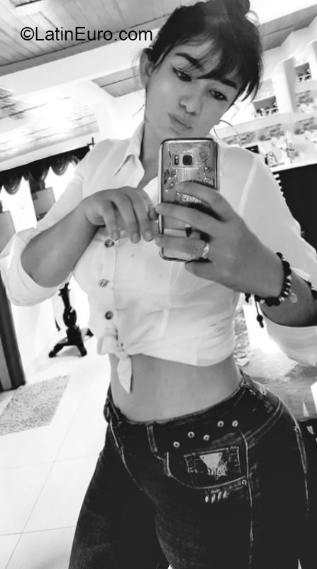 Date this gorgeous Colombia girl Paola andrea from Pereira CO26714