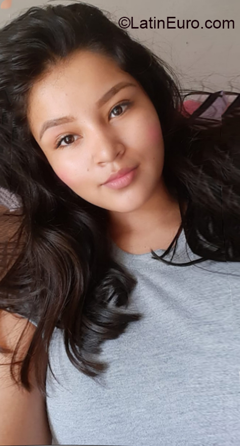 Date this athletic Colombia girl Daniela from Bucaramanga CO26762