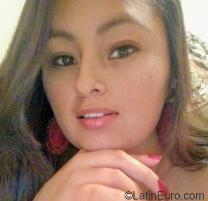 Date this beautiful Colombia girl Yisel from Bogota CO26778