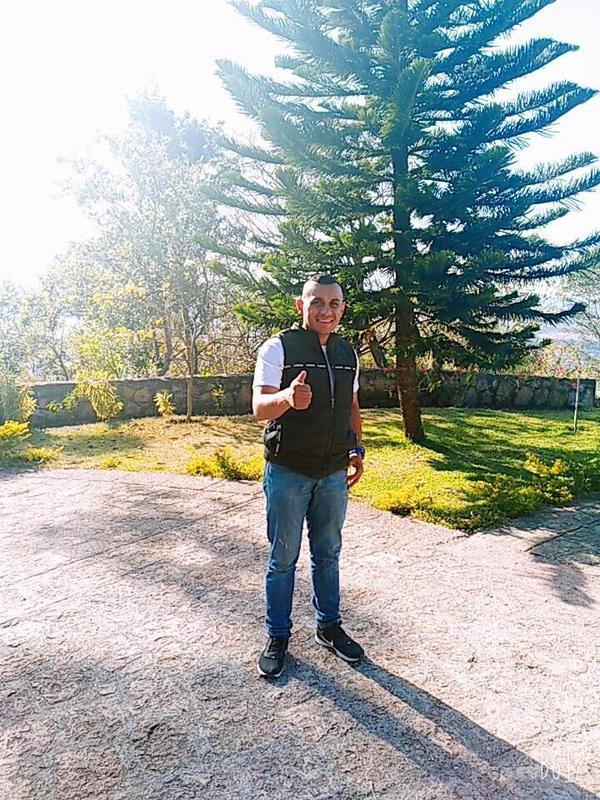 Date this sensual Honduras man Raul carmona from Tegucigalpa HN2762