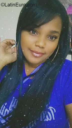 Date this hot Dominican Republic girl Eliany from Santo Domingo DO37376