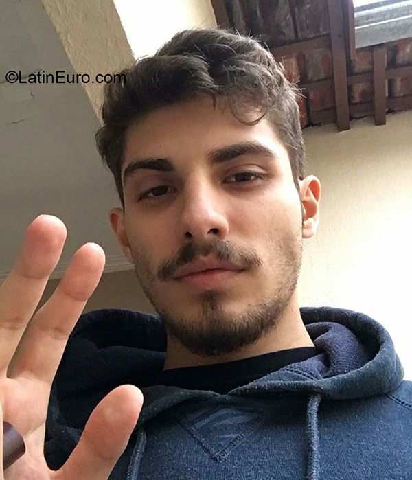 Date this cute United States man Paul from Los Angles US20630