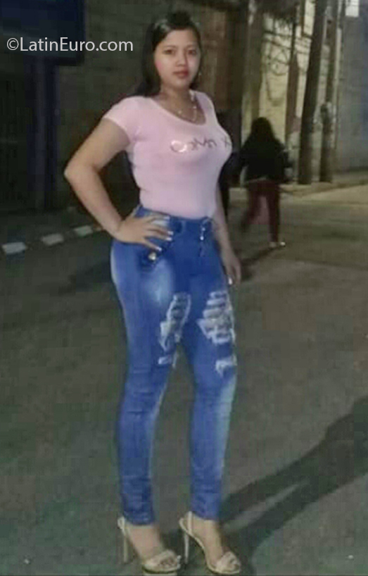 Date this hard body Colombia girl Lina from Barranquilla CO26902