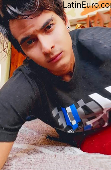 Date this athletic Venezuela man Victor from Caracas VE3028