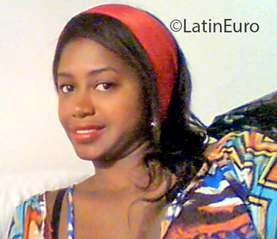 Date this young Colombia girl Alejandra from Cartagena CO26937