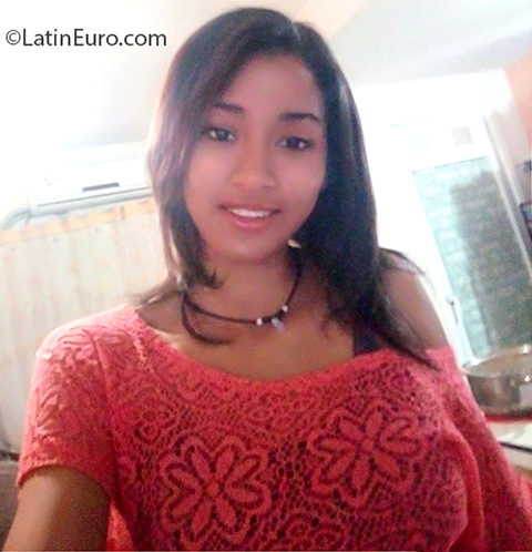 Date this exotic Dominican Republic girl Adriana from Caracas DO37591