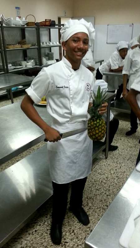 Date this athletic Dominican Republic man Emmanuel from Santo Domingo DO37600