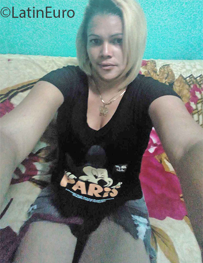 Date this delightful Cuba girl Lily from Havana CU666