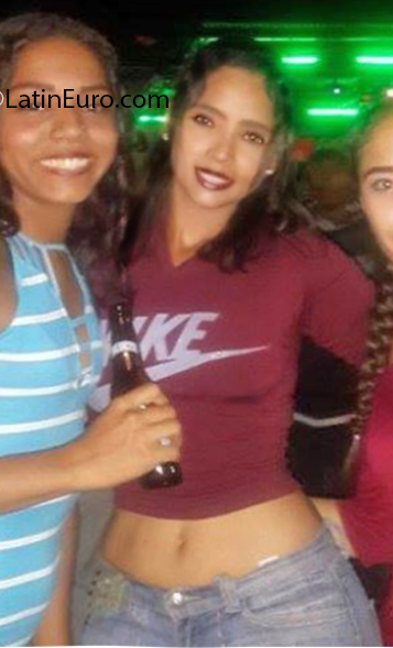 Date this voluptuous Venezuela girl Kelly from Caracas VE3053