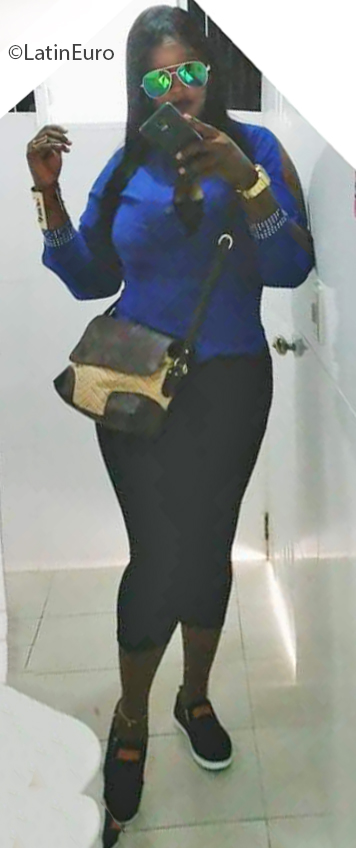 Date this georgeous Dominican Republic girl Violet from Higuey DO37673