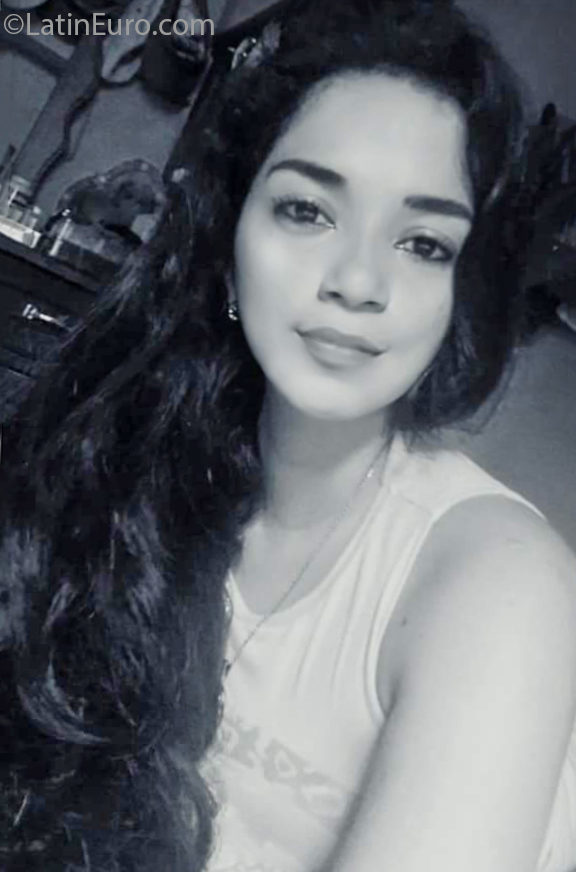 Date this pretty Peru girl Angelica from Lima PE1645