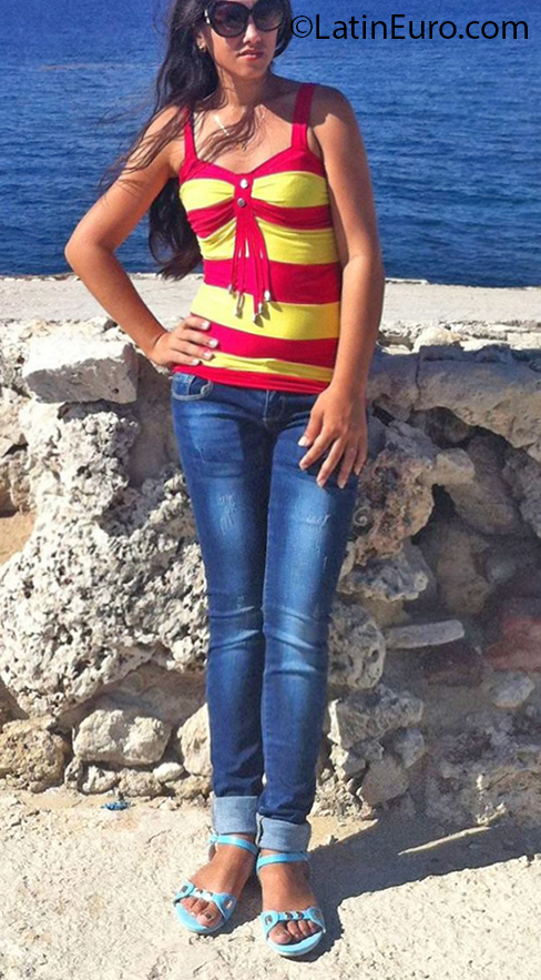 Date this lovely Cuba girl Heidi from Havana CU668