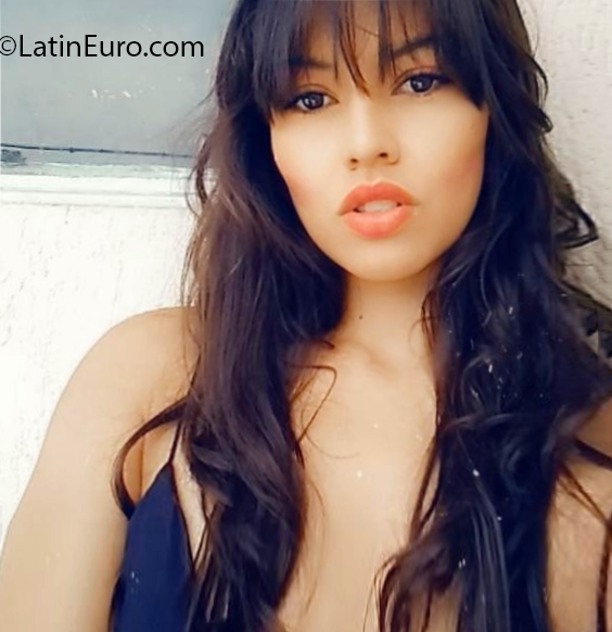 Date this lovely Colombia girl Alexa from Pereira CO27052