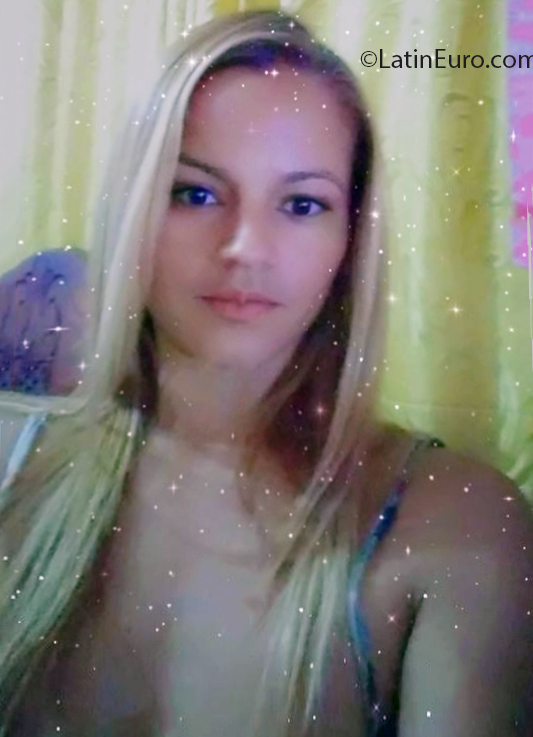 Date this beautiful Venezuela girl Clenelly from Maracaibo VE3091