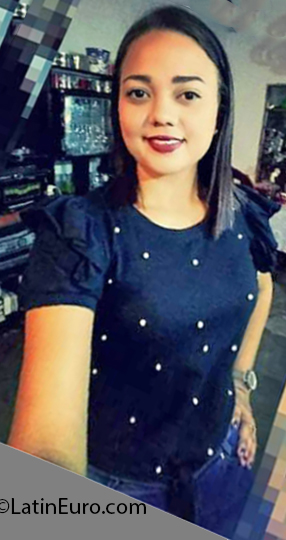 Date this happy Colombia girl Sari from Barranquilla CO27077