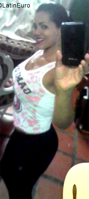 Date this charming Ecuador girl Carolina from Quito EC486