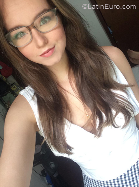 Date this athletic Colombia girl Camila from Bucaramanga CO27314